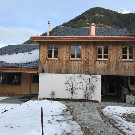 Au Pre Des Chevaux Bed & Breakfast Шато-д'О Екстериор снимка
